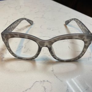 - Reading glasses 1.50 color is Gray